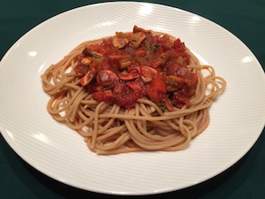 Vegan spaghetti with mushroom marinara